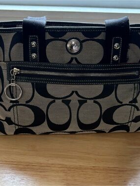 Coach Daisy Signature 2011 Canvas Handbag
